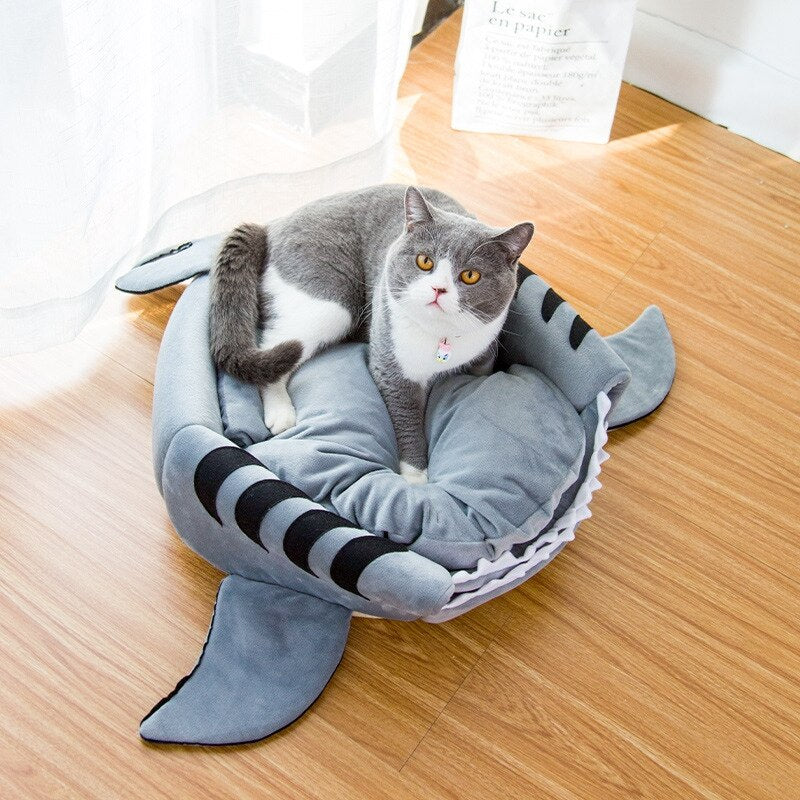 Shark Pet Bed – The Coziest Hideout for Your Cat or Small Dog!